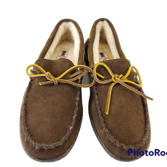 MINNETONKA MENS PILE LINED HARDSOLE COMFORTABLE MOCCASIN CHOCOLATE 3908 SIZE 8 - Picture 2 of 8